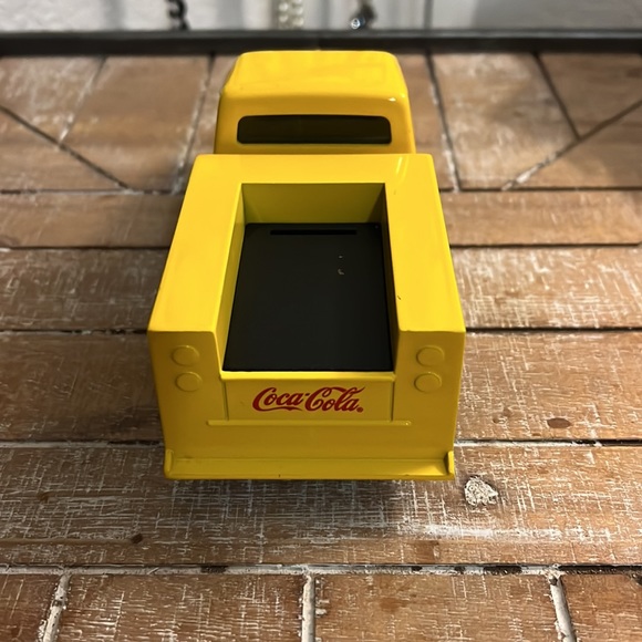 Vintage Ertl F600 Coca Cola 1956 Delivery Truck Bank. Good condition. See pics. - Picture 4 of 7